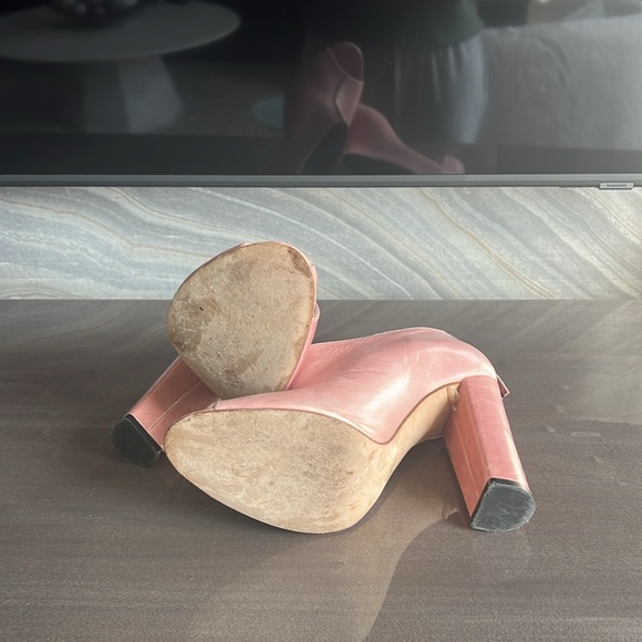 Mo Saique Henri Block Heel in Pale Pink - Picture 6 of 7